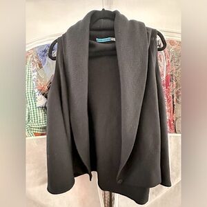 Alice + Olivia Black Swingy Sweater Vest Size M